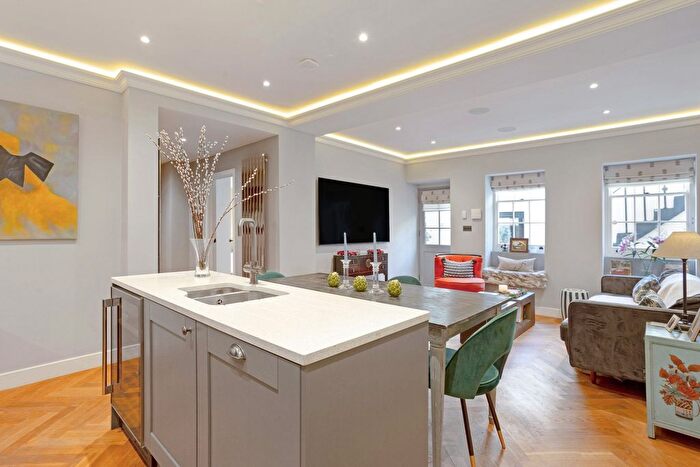 4 Bedroom Flat To Rent In Queens Gate Terrace, South Kensington, SW7