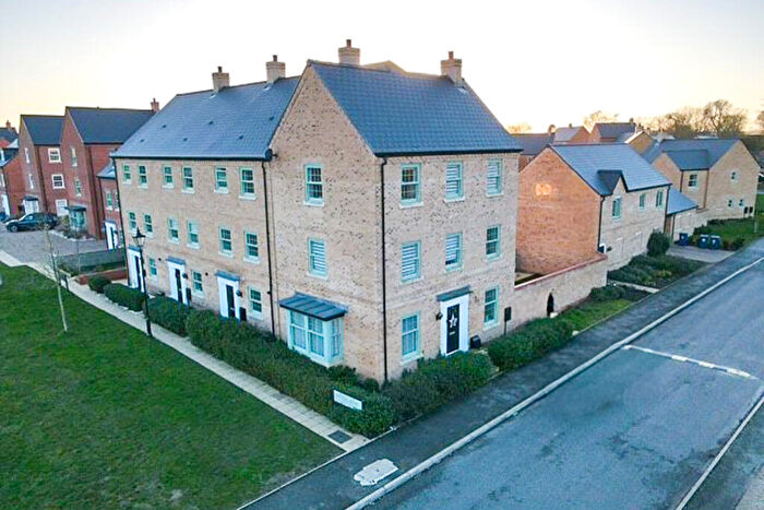 4 Bedroom Town House For Sale In Central Avenue, Brampton, Huntingdon, Cambridgeshire, PE28