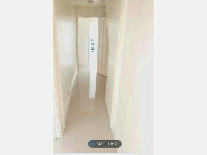 2 Bedroom Flat To Rent In London Road, Bicester, OX26