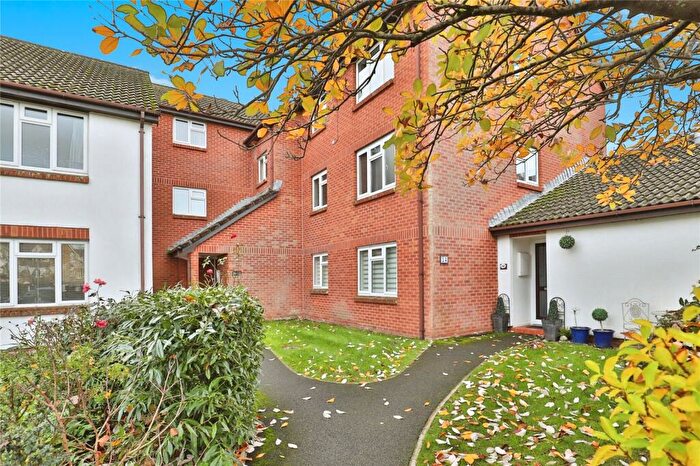 2 Bedroom Flat For Sale In Wentworth Drive, Christchurch, Dorset, BH23