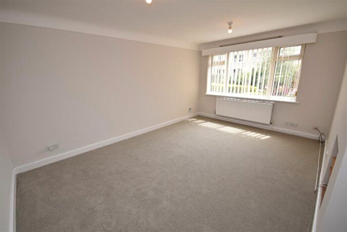 2 Bedroom Apartment To Rent In Castle Mount, Heswall, CH60