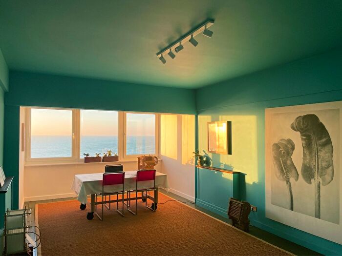 1 Bedroom Flat For Sale In Marine Court, St Leonards On Sea, East Sussex, TN38