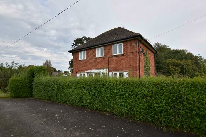 3 Bedroom Detached House For Sale In Nanpantan Road, Loughborough, LE11