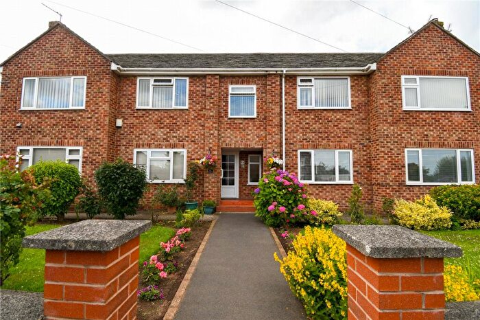 2 Bedroom Flat To Rent In Ennisdale Drive, West Kirby, Wirral, CH48