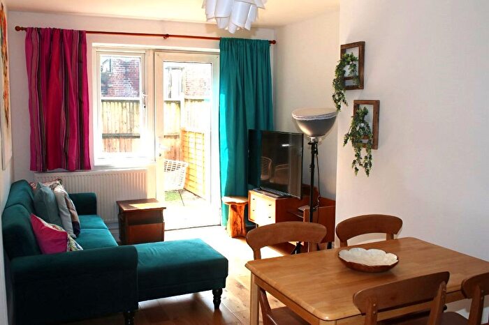 1 Bedroom Flat To Rent In Florida Street, London, E2
