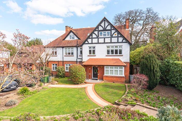 2 Bedroom Flat To Rent In Ashley Road, Walton-On-Thames, KT12