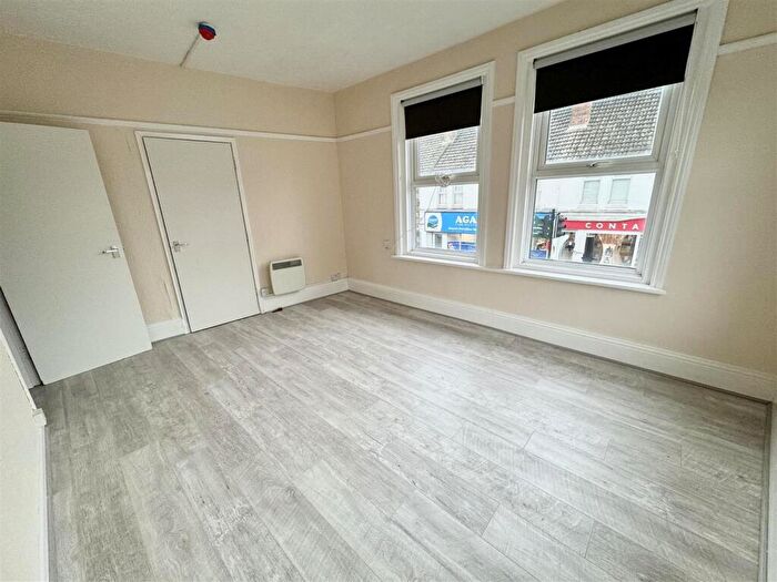 Studio To Rent In Ashley Road, Parkstone, Poole, BH14