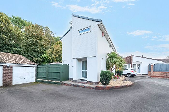 3 Bedroom Link Detached House For Sale In Barn Meads Road, Wellington, TA21