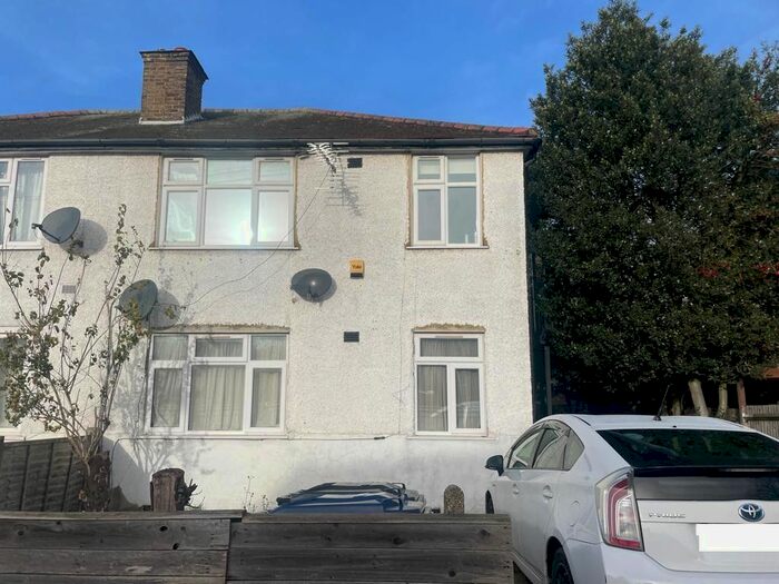2 Bedroom Maisonette To Rent In Hill Rise, Greenford, Greater London, UB6