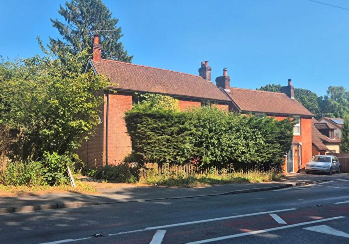 2 Bedroom Detached House For Sale In West View, Winchester Road, Shedfield, Southampton, Hampshire, SO32