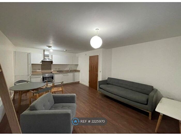 1 Bedroom Flat To Rent In Riverside Derwent St, Salford, M5
