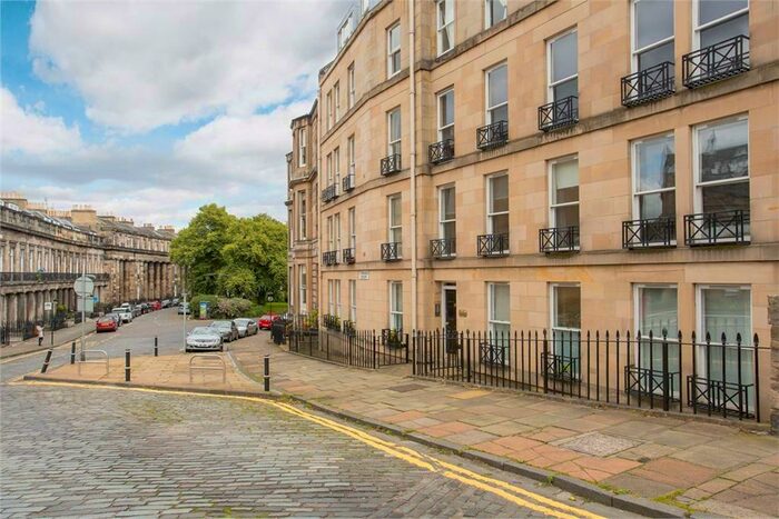 3 Bedroom Flat To Rent In St Bernard Crescent, Stockbridge, Edinburgh, EH4
