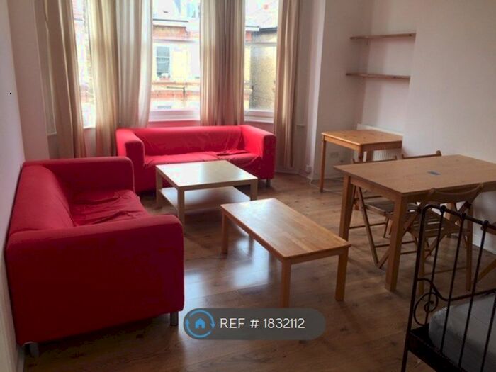 3 Bedroom Flat To Rent In Tierney Road, Brixton, Clapham, Tulse Hill, Streatham Hill, SW2