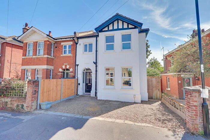 3 Bedroom Semi-Detached House For Sale In Radstock Road, Woolston, SO19