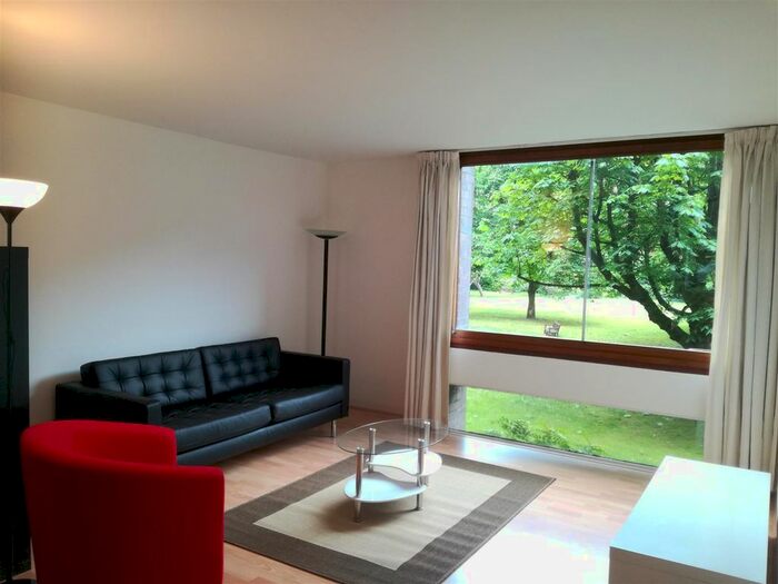 1 Bedroom Flat To Rent In Thomas More House, Barbican, London, EC2Y