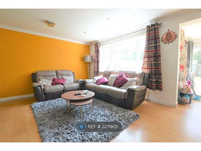 4 Bedroom Terraced House To Rent In Holcon Court, Redhill, RH1
