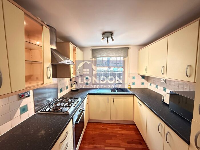 1 Bedroom Farmhouse To Rent In Hullbridge Mews, Islington, London, N1
