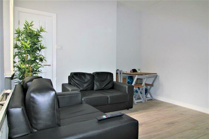 4 Bedroom Private Hall To Rent In Lune Street, Lancaster, LA1