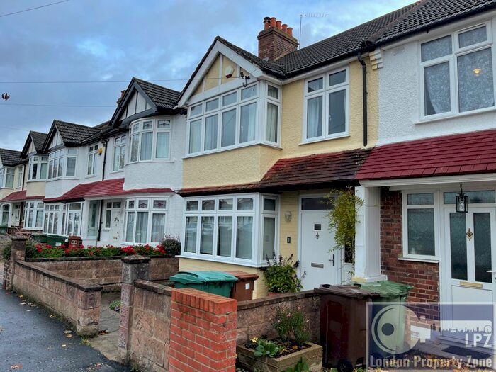 3 Bedroom Terraced House To Rent In West Avenue, Wallington, SM6