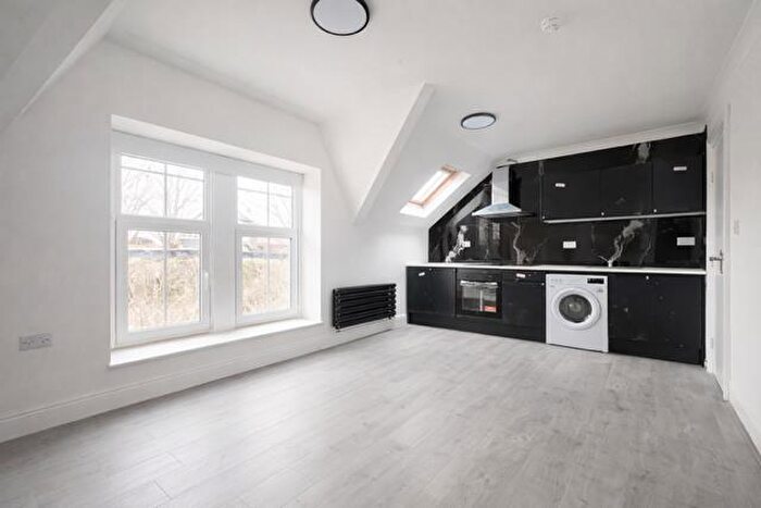 1 Bedroom Apartment To Rent In Taff Embankment, Cardiff, CF11