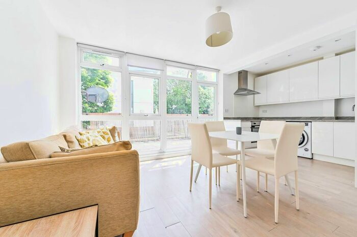 1 Bedroom Flat To Rent In Patio Close, Clapham Park, London, SW4