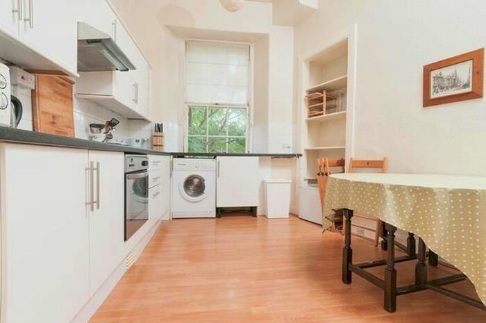 2 Bedroom Flat To Rent In Gillespie Place, Edinburgh, EH10