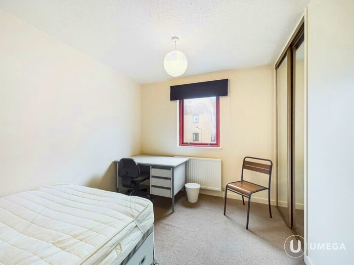 3 Bedroom Flat To Rent In Sienna Gardens, Marchmont, Edinburgh, EH9