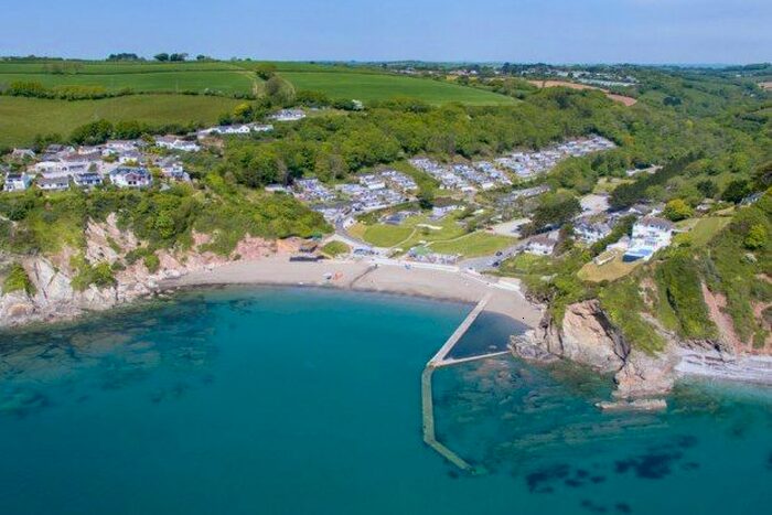 2 Bedroom Chalet To Rent In Hillside Villas, Looe, PL13