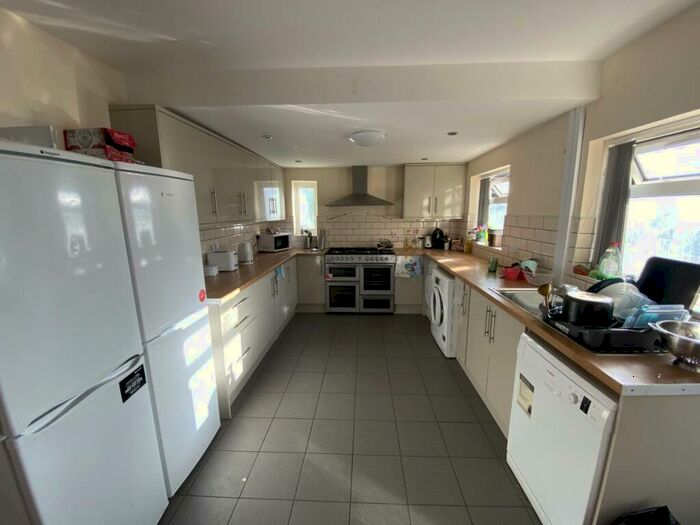 7 Bedroom House To Rent In Mackintosh Place, Roath, Cardiff, CF24