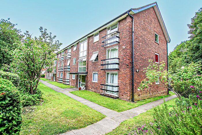 2 Bedroom Flat To Rent In Godstone Road, Purley, CR8