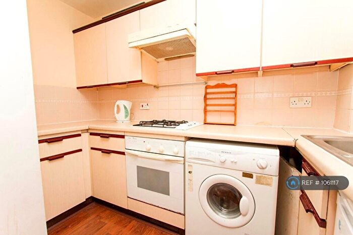 2 Bedroom Flat To Rent In Yellowhammer Court, London, NW9