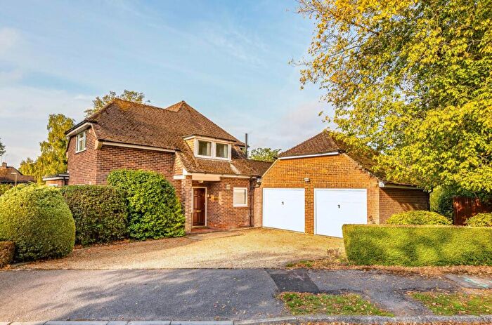 3 Bedroom Detached House For Sale In Norlands Drive, Otterbourne, SO21