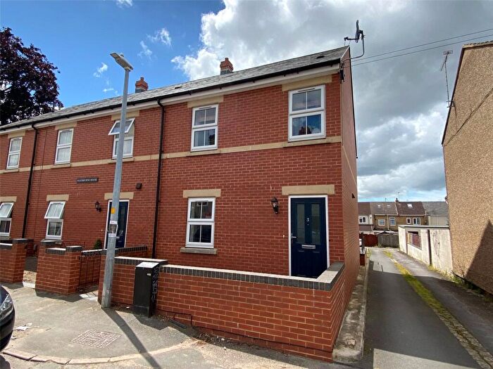 1 Bedroom Maisonette To Rent In Westbourne House, Groves Street, Swindon, SN2
