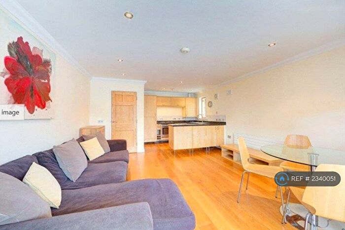2 Bedroom Flat To Rent In Holly Mansions, New Malden, KT3