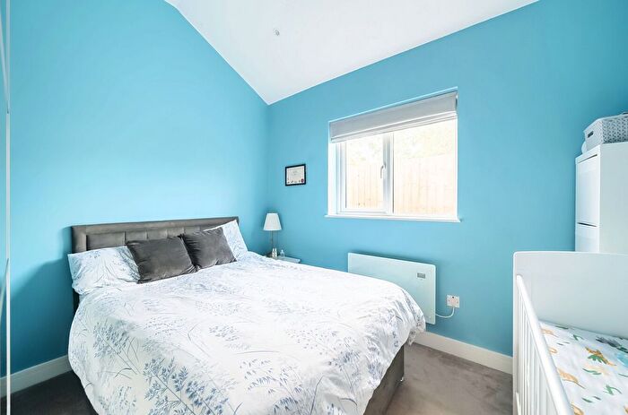 1 Bedroom Flat For Sale In Ashford, Surrey, TW15
