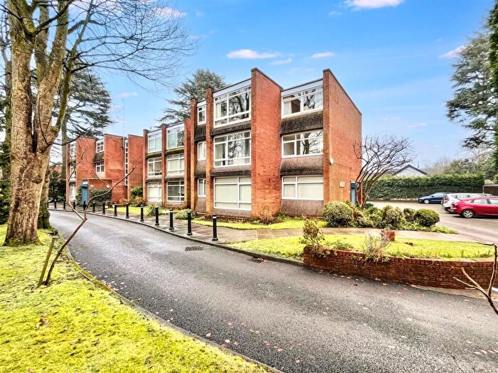 1 Bedroom Apartment To Rent In The Avenue, Sale, M33