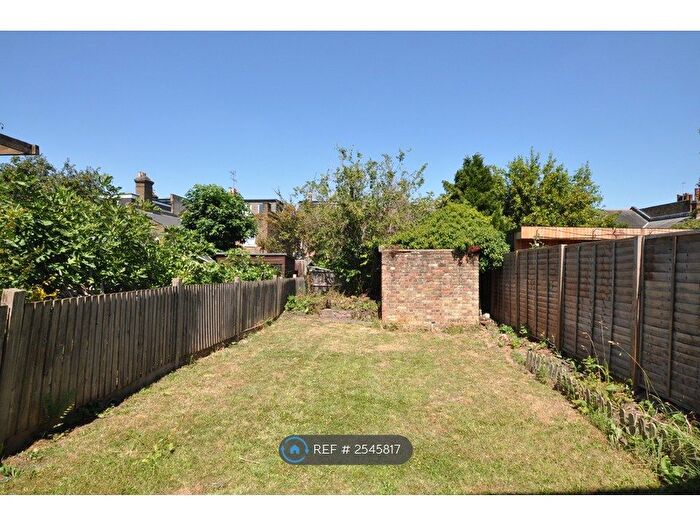1 Bedroom Flat To Rent In Leicester Road, London, N2