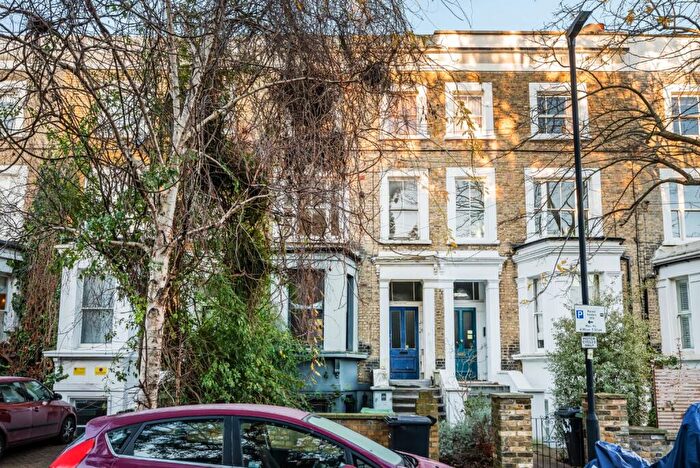 Flat To Rent In Spenser Road, London, SE24