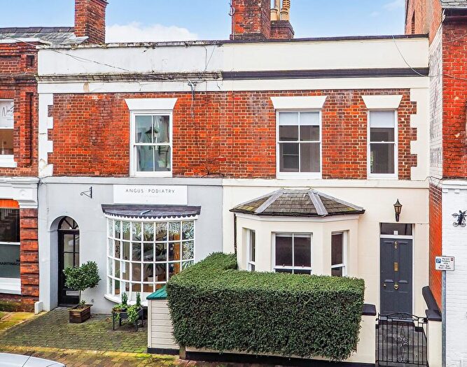 4 Bedroom Terraced House For Sale In Parchment Street, Winchester, SO23