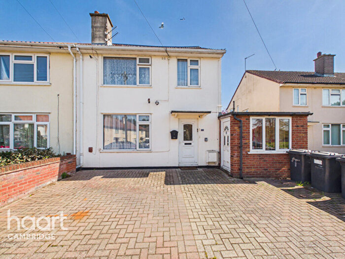 4 Bedroom Semi Detached House For Sale In Peverel Road, Cambridge, CB5