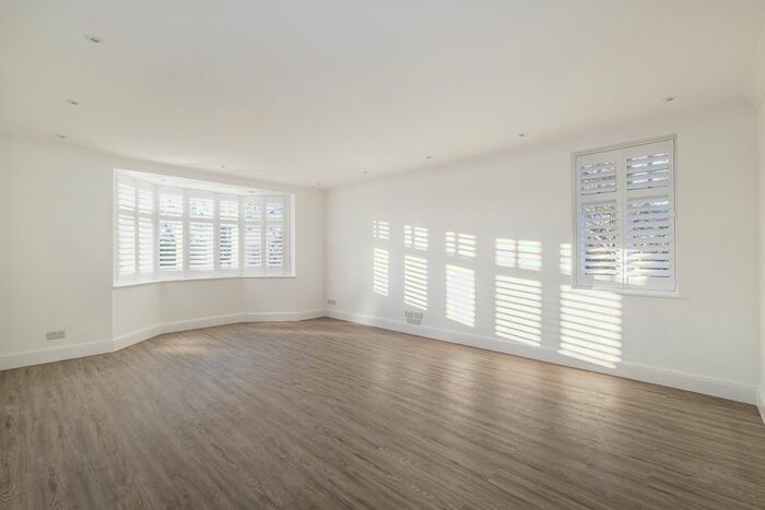 2 Bedroom Flat To Rent In Arterberry Road, London, SW20