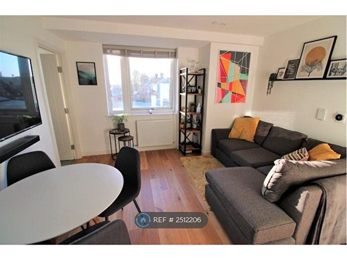 1 Bedroom Flat To Rent In Warren Road, Cheadle, SK8