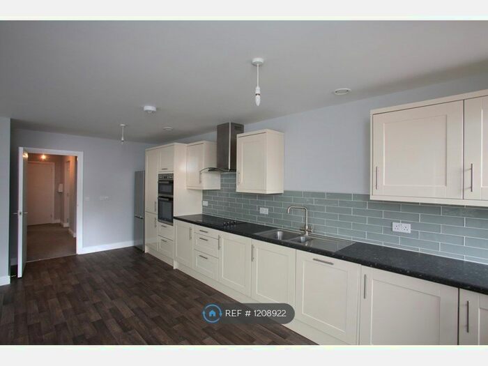 2 Bedroom Flat To Rent In Stanley Court, Horfield, Bristol, BS7