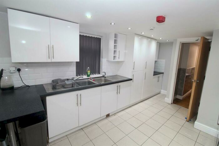 6 Bedroom House To Rent In Merthyr Street, Cathays, Cardiff, CF24