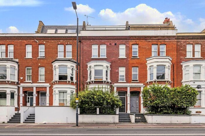 2 Bedroom Flat To Rent In Fulham Palace Road, London, SW6