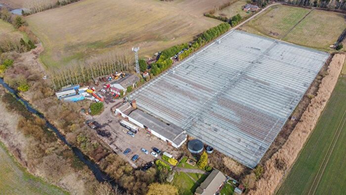 6 Bedroom Bungalow For Sale In Great North Road, Stotfold, Hitchin, Hertfordshire, SG5