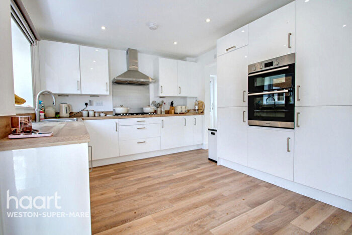 4 Bedroom Detached House To Rent In Faraday Road, Weston-super-mare, BS24