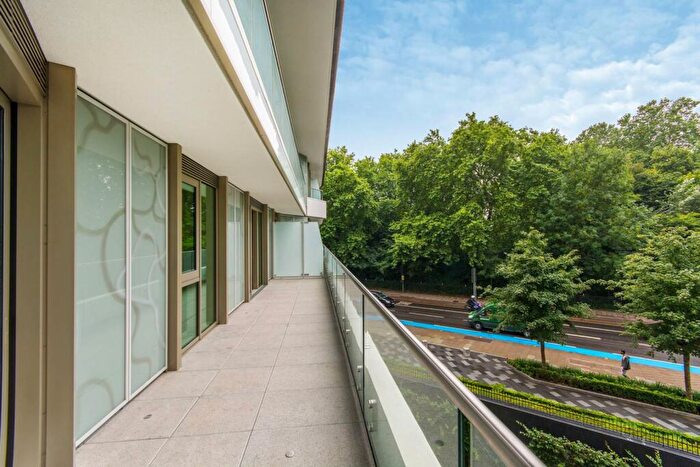 2 Bedroom Flat To Rent In Queenstown Road, Battersea, London, SW11