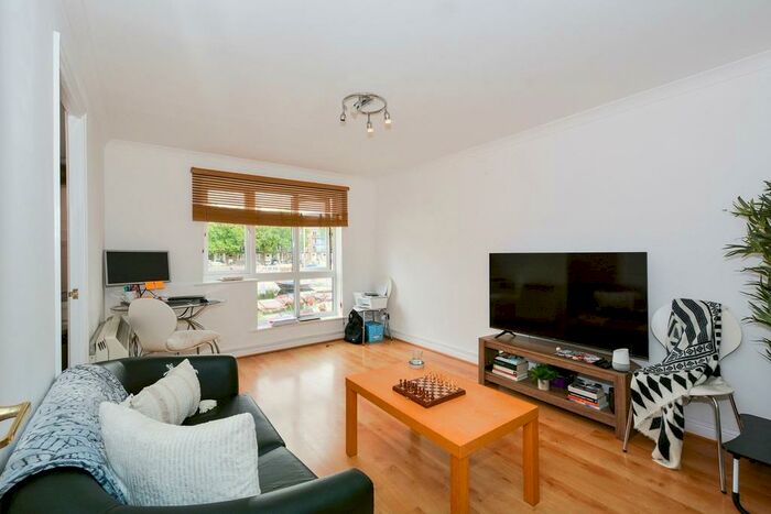 1 Bedroom Apartment To Rent In Dunnage Crescent, Canada Water, SE16