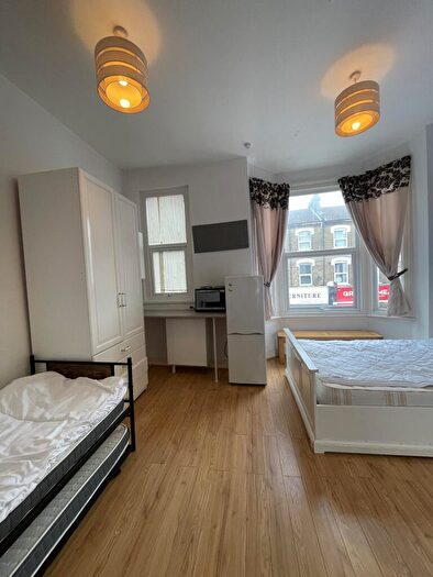Apartment To Rent In West Green Road, N15